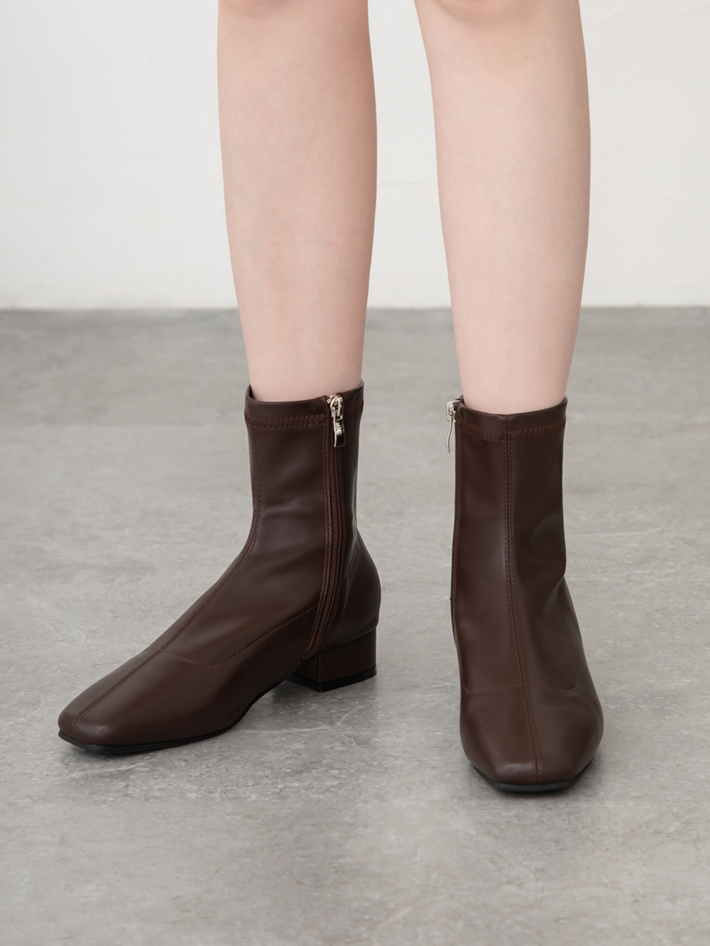 人氣指標中車線方頭低跟瘦瘦靴 復古咖