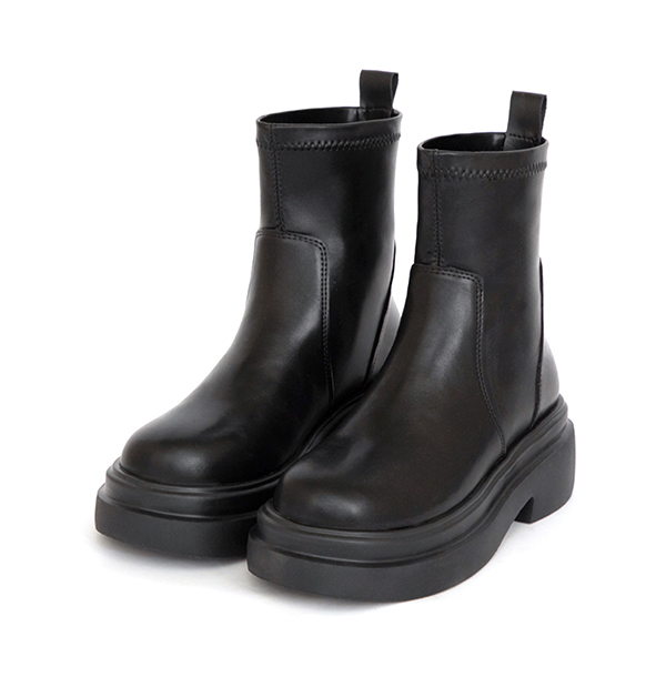 安可返場輕量底素面瘦瘦短靴 黑色