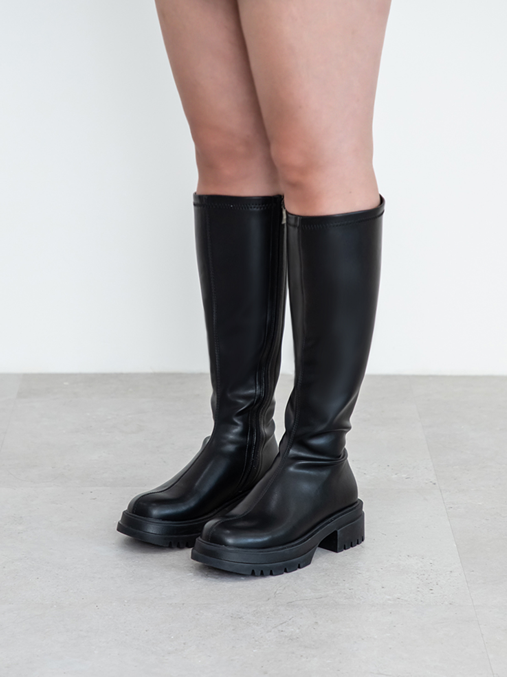 【加寬筒圍】韓團指標素面厚底瘦瘦長靴 黑色
