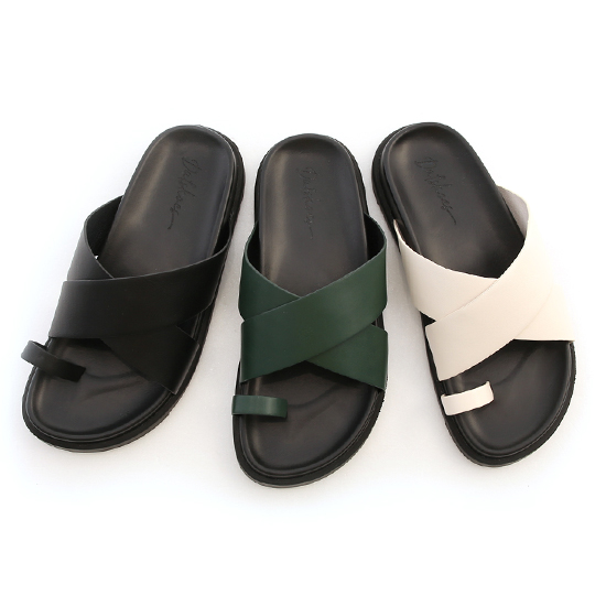 Wide strap Cross-over Thick Sole Sandals Black