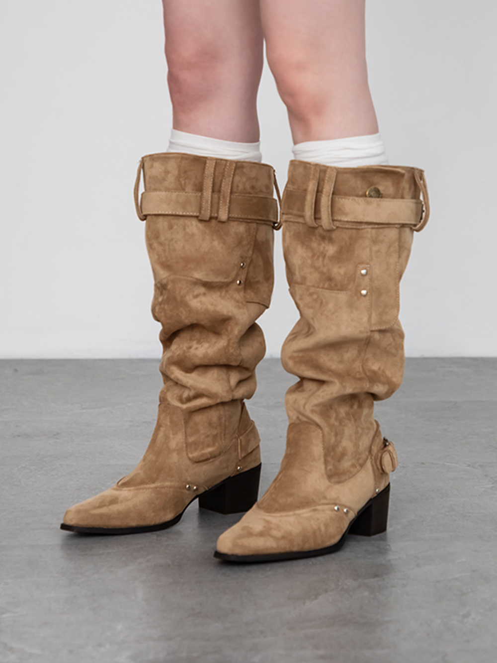 流浪風褲型剪裁尖頭寬筒靴 卡其色