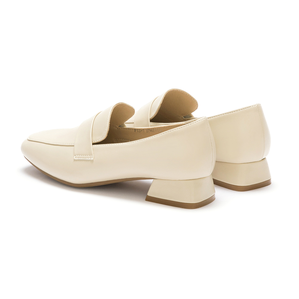 實穿滿分．4D氣墊低跟樂福鞋 香草米