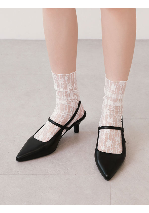 Pointed-Toe Low Heel Slingback Pumps Black