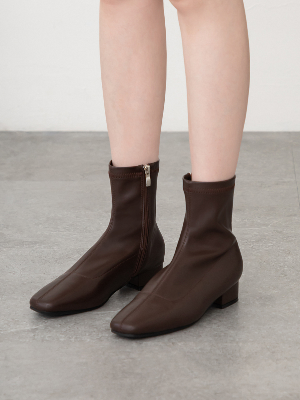 人氣指標中車線方頭低跟瘦瘦靴 復古咖