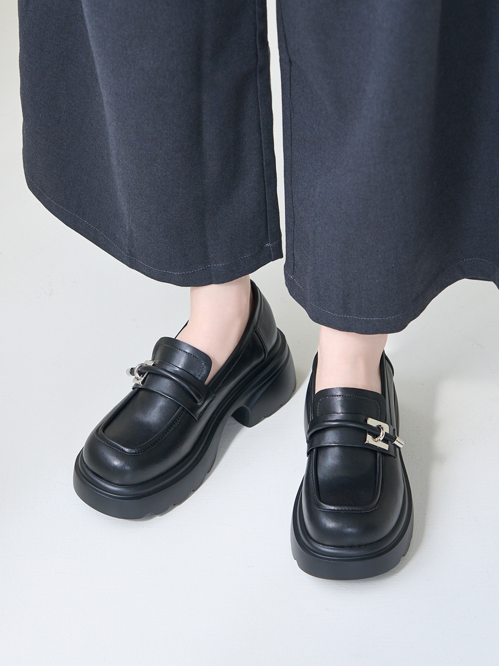 全日舒適小方塊厚底樂福鞋 黑色