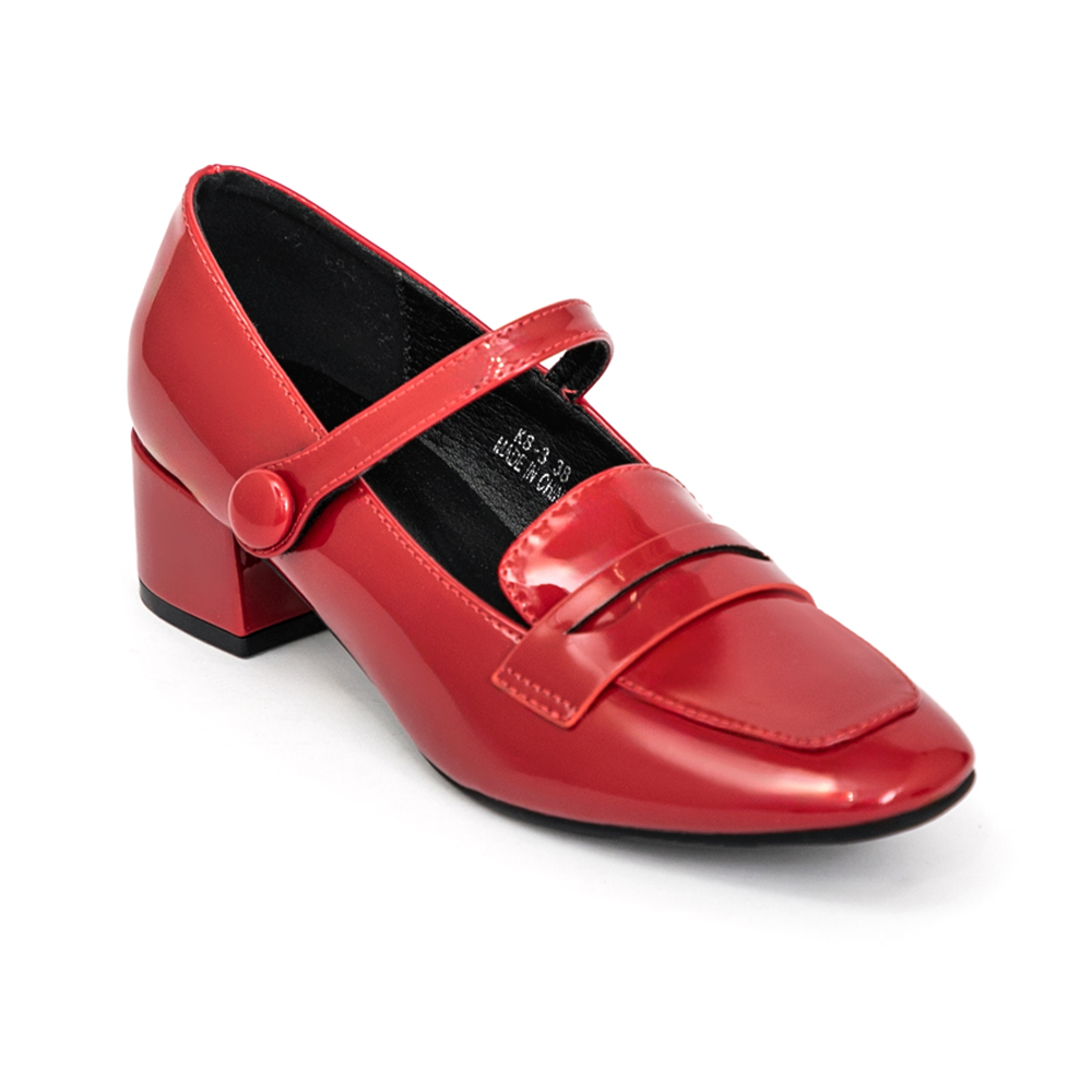 鎖定目光漆皮低跟樂福鞋 古典紅