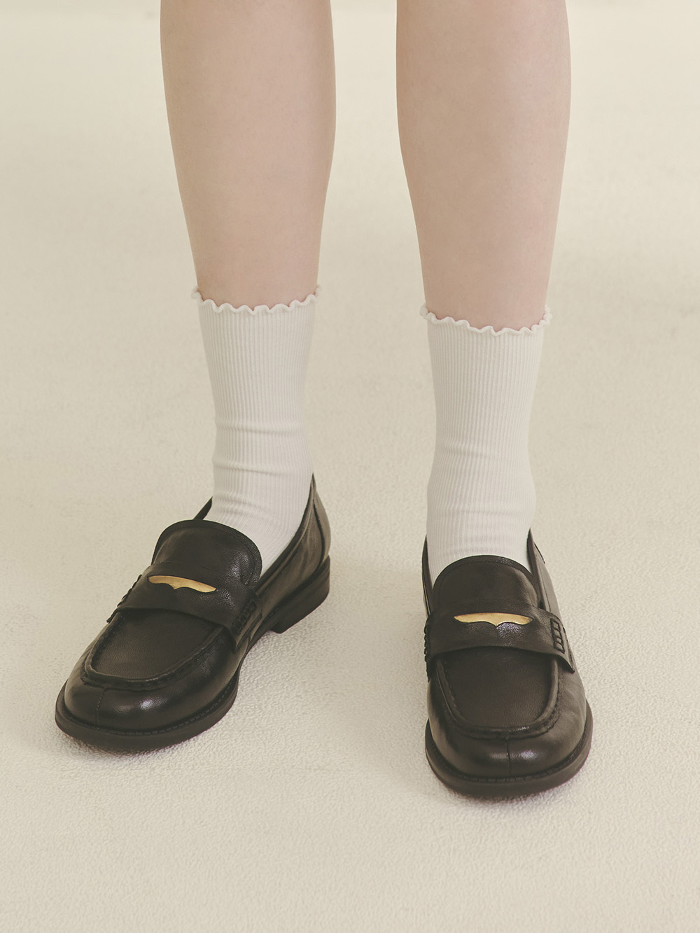 【真皮系列】海鷗樣式柔軟平底樂福鞋 黑色