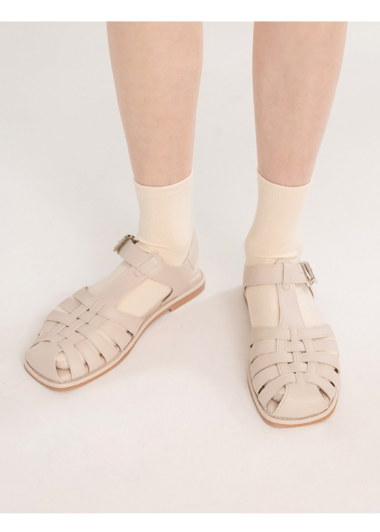 日系搭配．寬楦編織平底羅馬涼鞋 香草米白