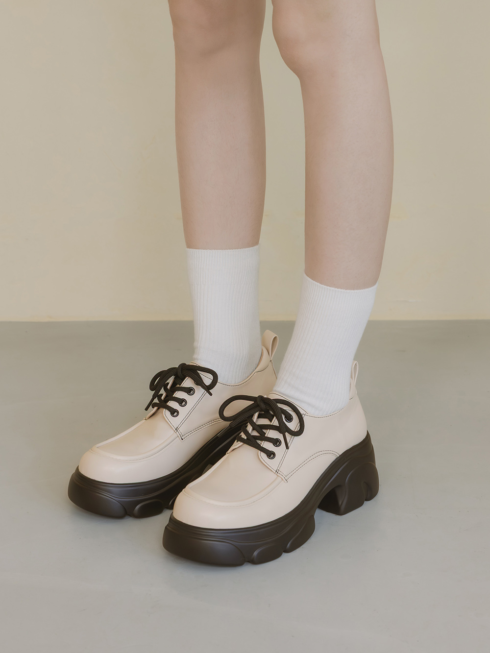 模範校花輕量鋸齒增高底德比鞋 米白