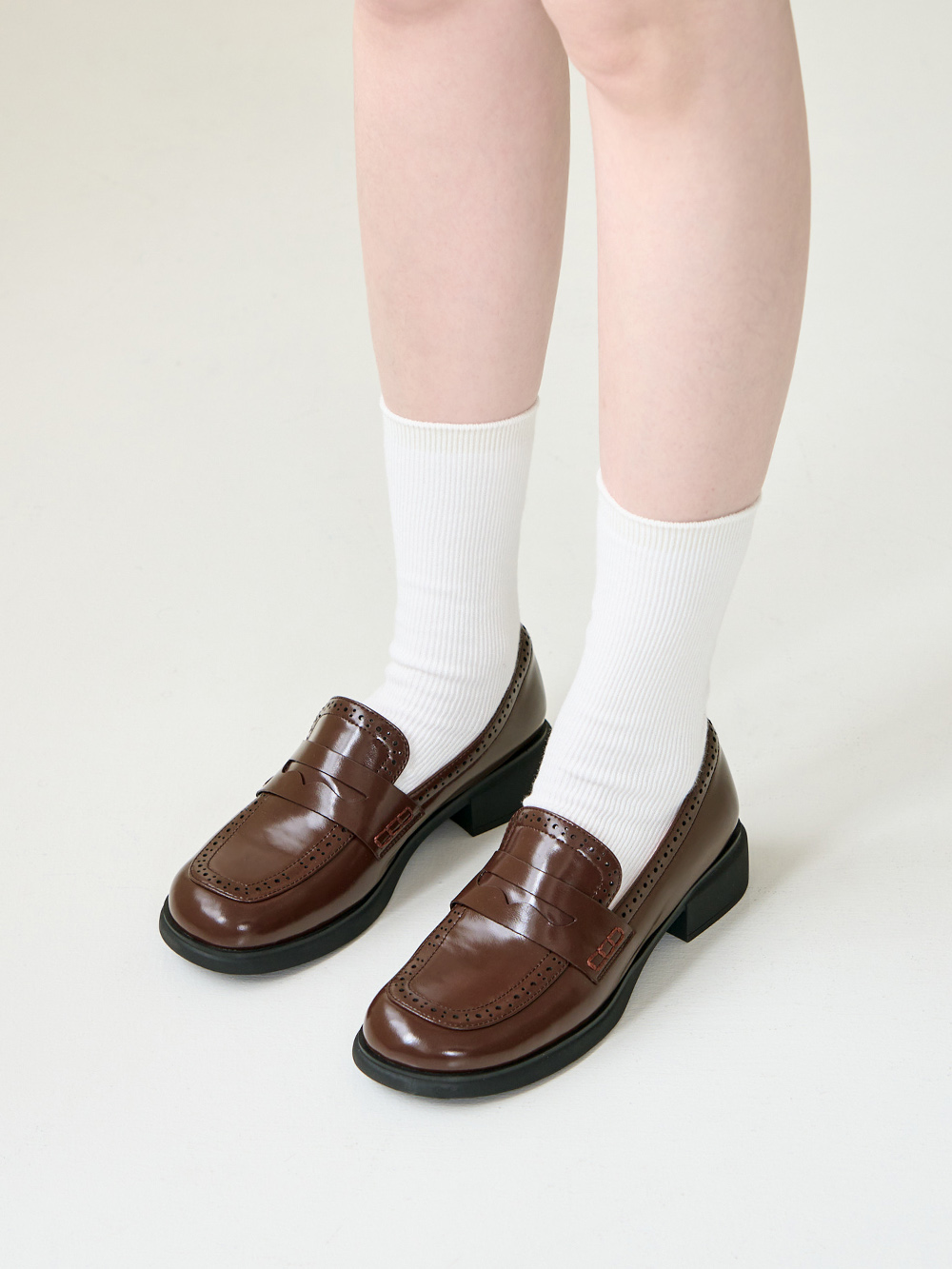 【真皮系列】親膚空氣棉英倫雕花樂福鞋 棕色