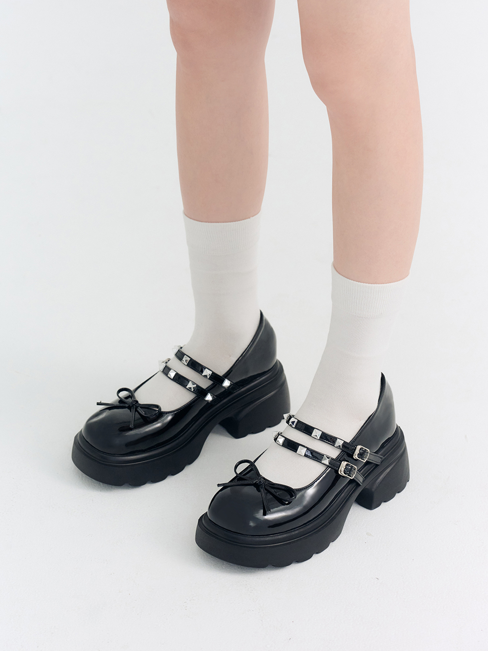 暗黑甜心鉚釘厚底瑪莉珍鞋 漆皮黑