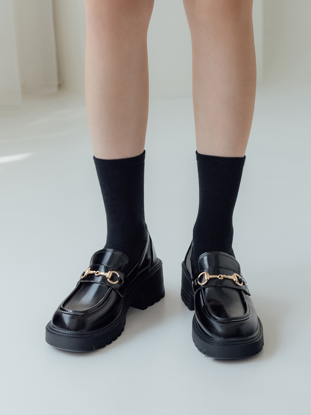 貴族學院．漆皮馬銜釦厚底輕量樂福鞋 時尚黑