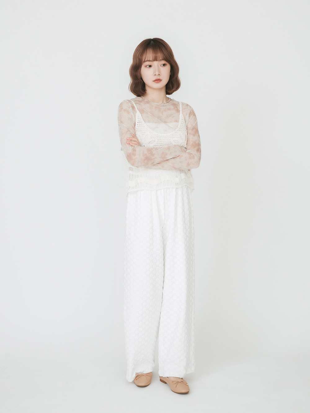 浪漫花釦．小蝴蝶結平底芭蕾娃娃鞋 裸膚杏