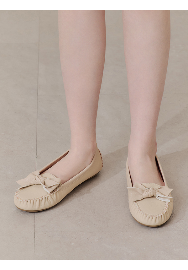 MIT Bow Moccasin Loafers Cream