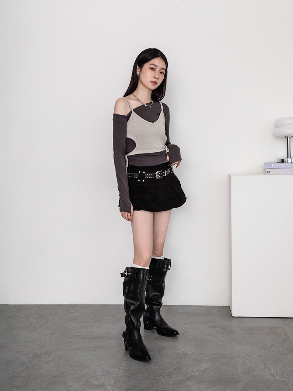 流浪風褲型剪裁尖頭寬筒靴 黑色