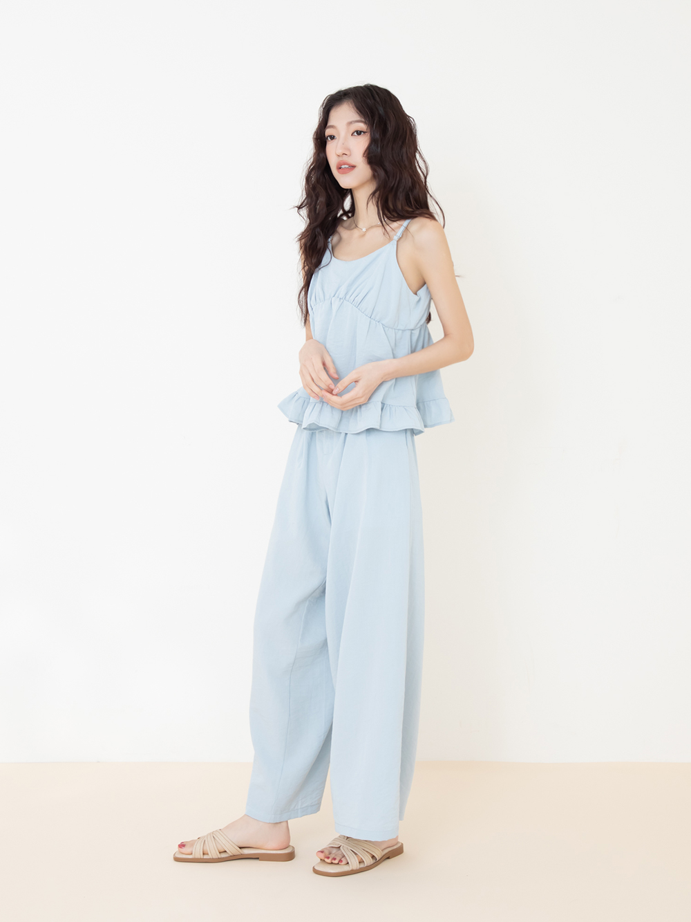 慵懶假期立體車線平底拖鞋 米白