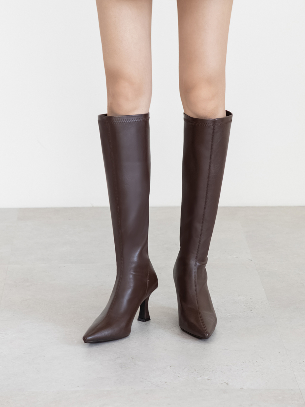 顯瘦魔法尖頭高跟瘦瘦長靴 咖啡色