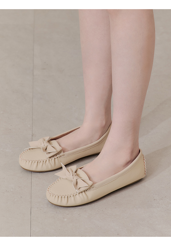 MIT Bow Moccasin Loafers Cream