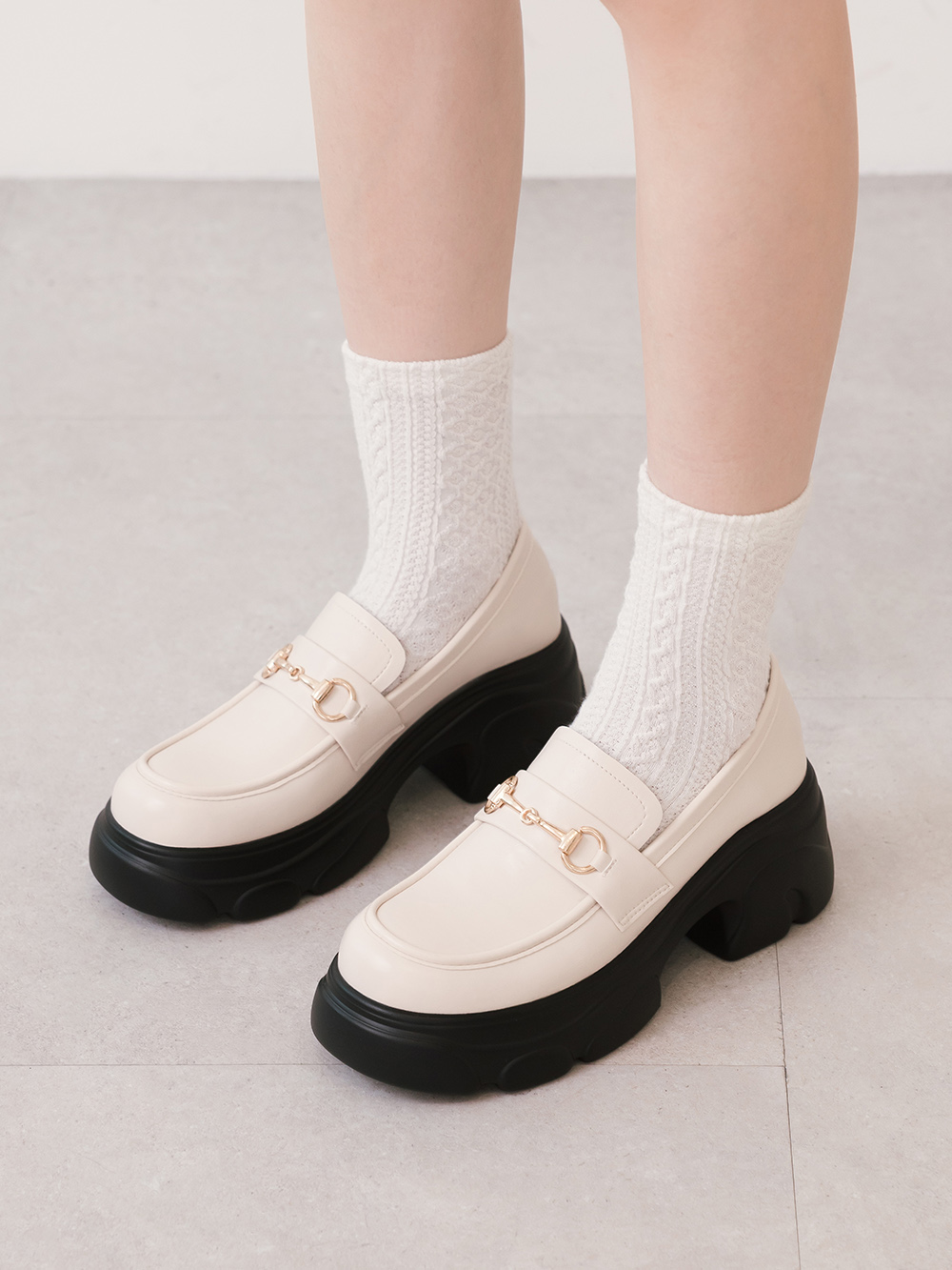 潮流少女馬銜釦輕量鋸齒增高底樂福鞋 米白