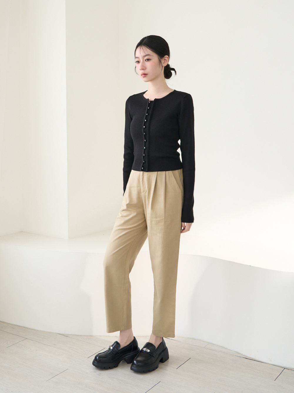 【真皮系列】金屬鎖釦輕量底樂福鞋 黑色