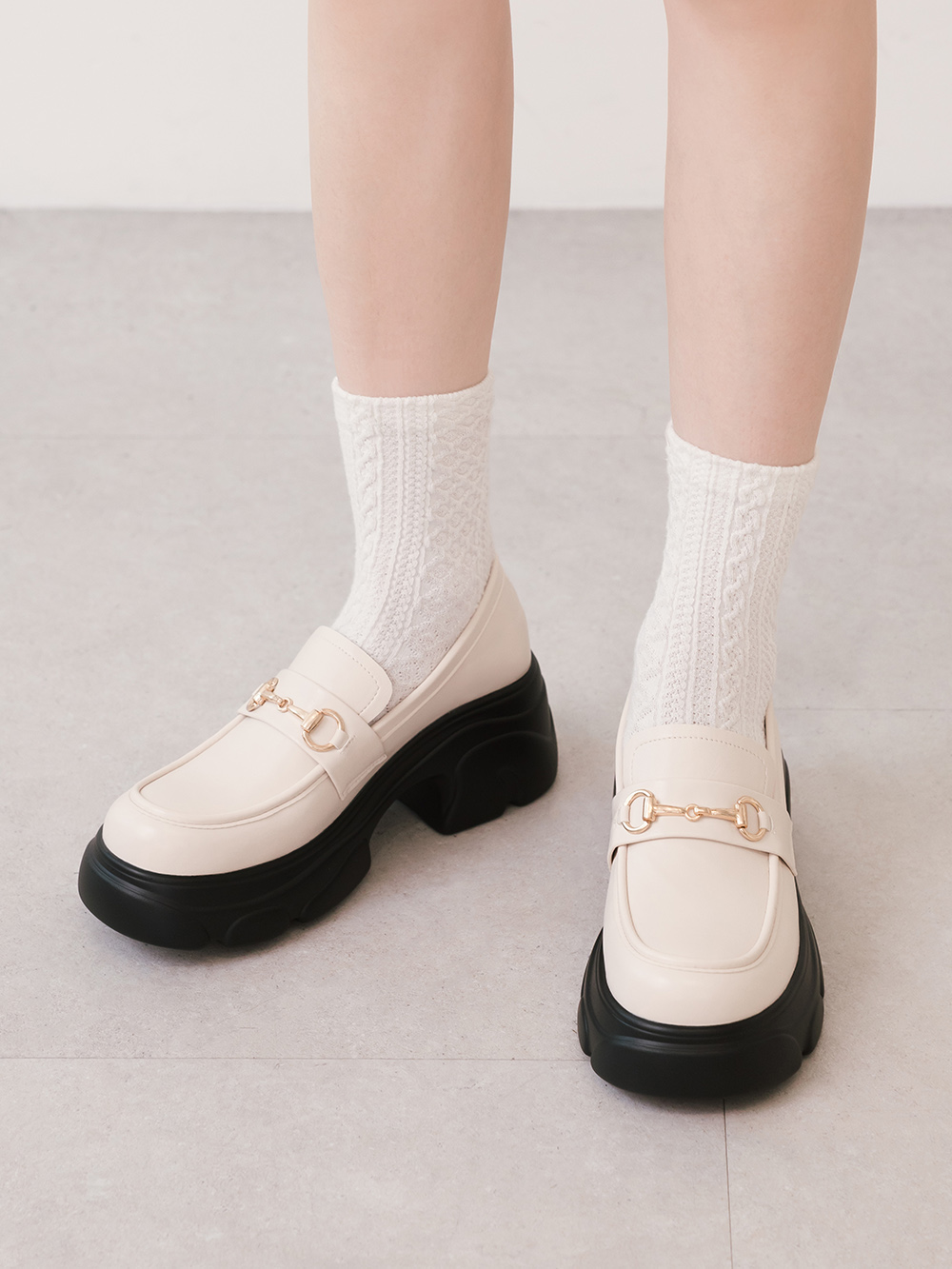 潮流少女馬銜釦輕量鋸齒增高底樂福鞋 米白