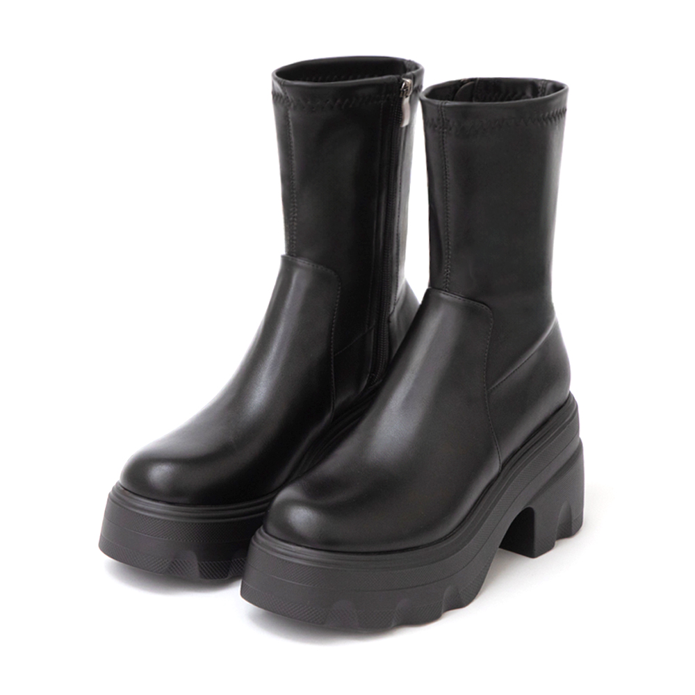 演唱會必備9.5cm輕量厚底瘦瘦短靴 黑色