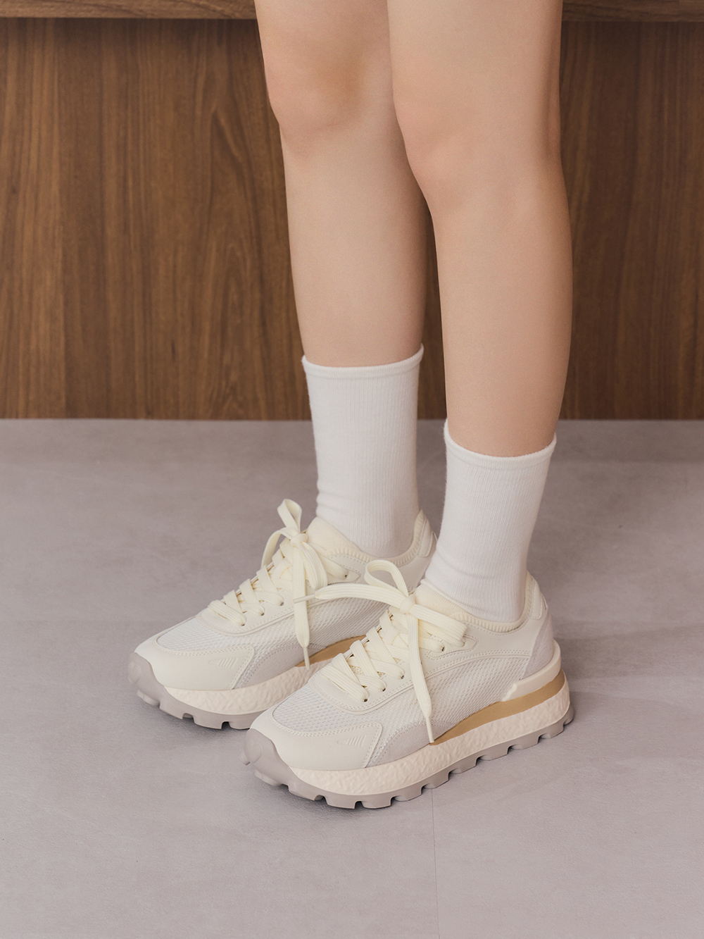 韓潮拼色輕量厚底增高休閒鞋 米白色