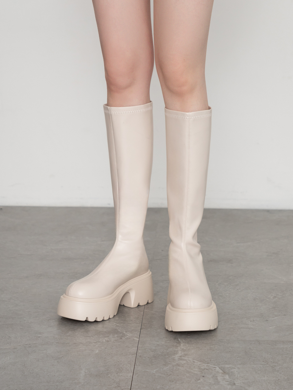 超強魅力．輕量波浪底瘦瘦長靴 香草米