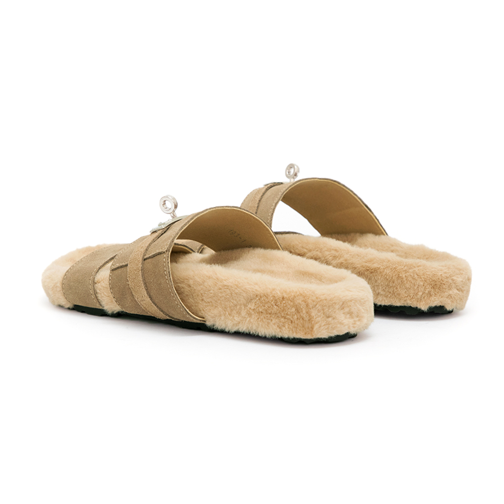 質感金屬鎖釦真皮毛毛拖鞋 杏色