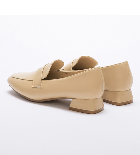 4D Cushioned Low-Heel Loafers Beige