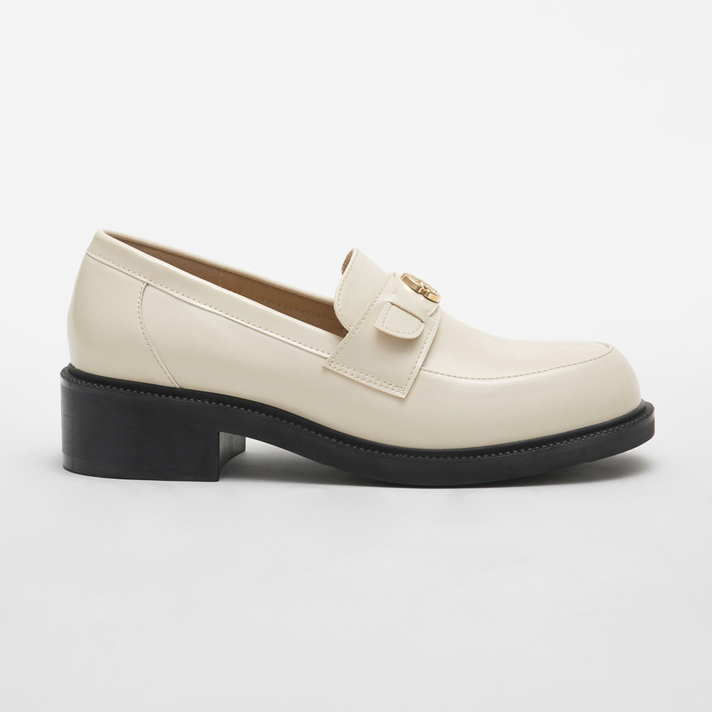 Camellia Embellished Round Toe Loafers Vanilla