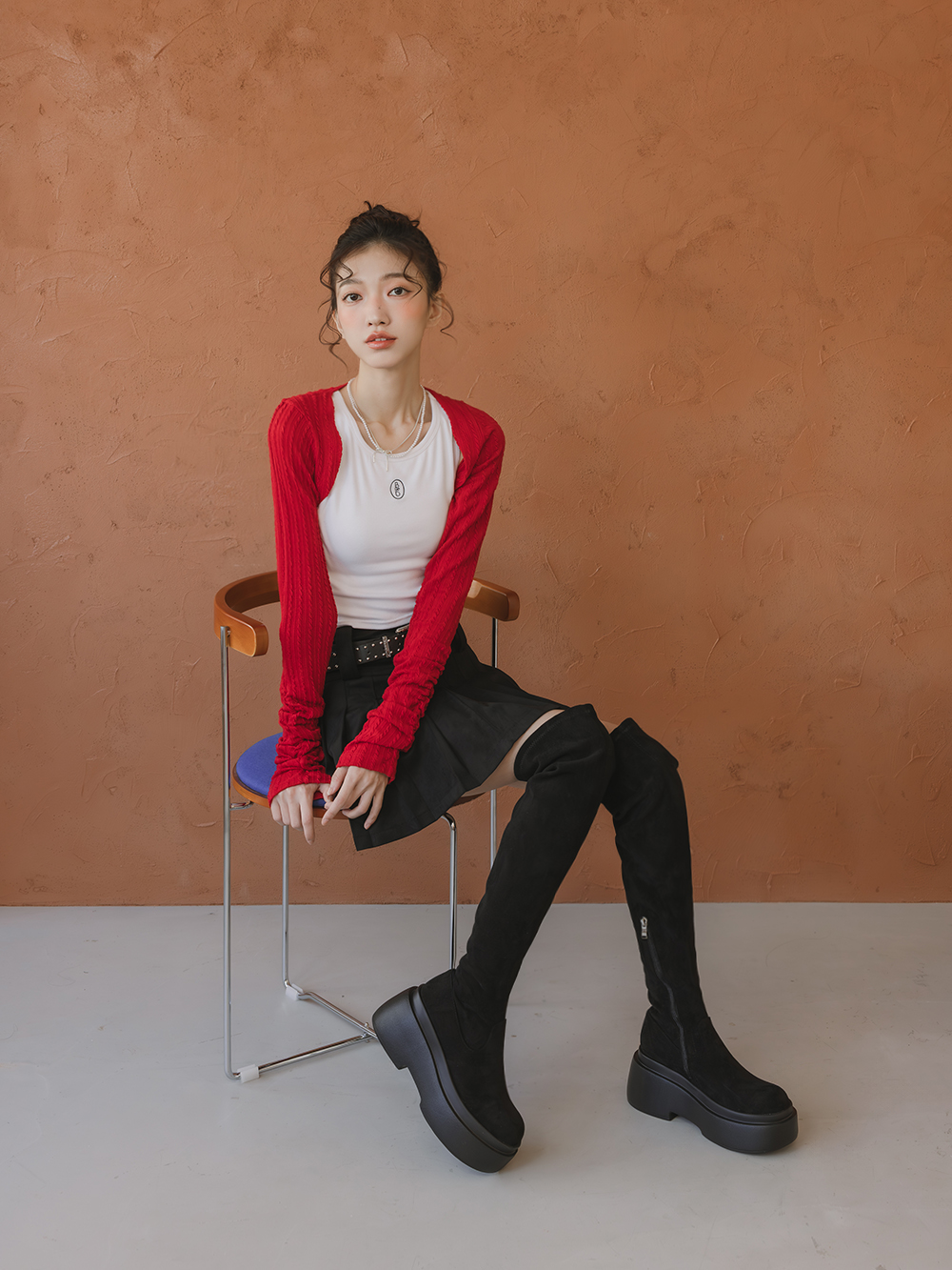 超激瘦．Plus級加厚鬆糕底瘦瘦膝上靴 質感黑絨