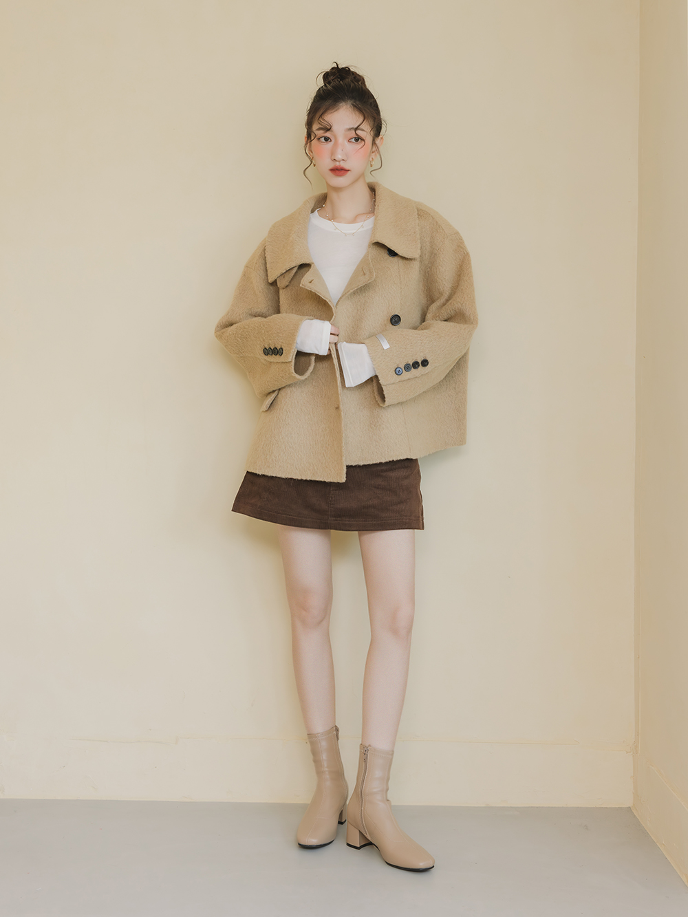 人氣指標中車線方頭低跟瘦瘦靴 奶茶杏