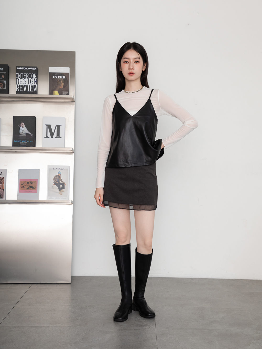 好感專屬.中車線設計方頭低跟長靴 時尚黑