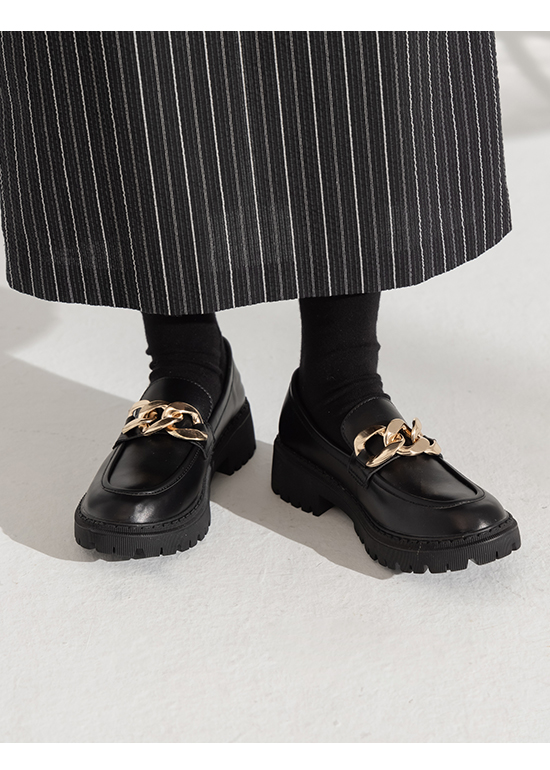 前衛指標．金屬環釦加厚底樂福鞋 時尚黑