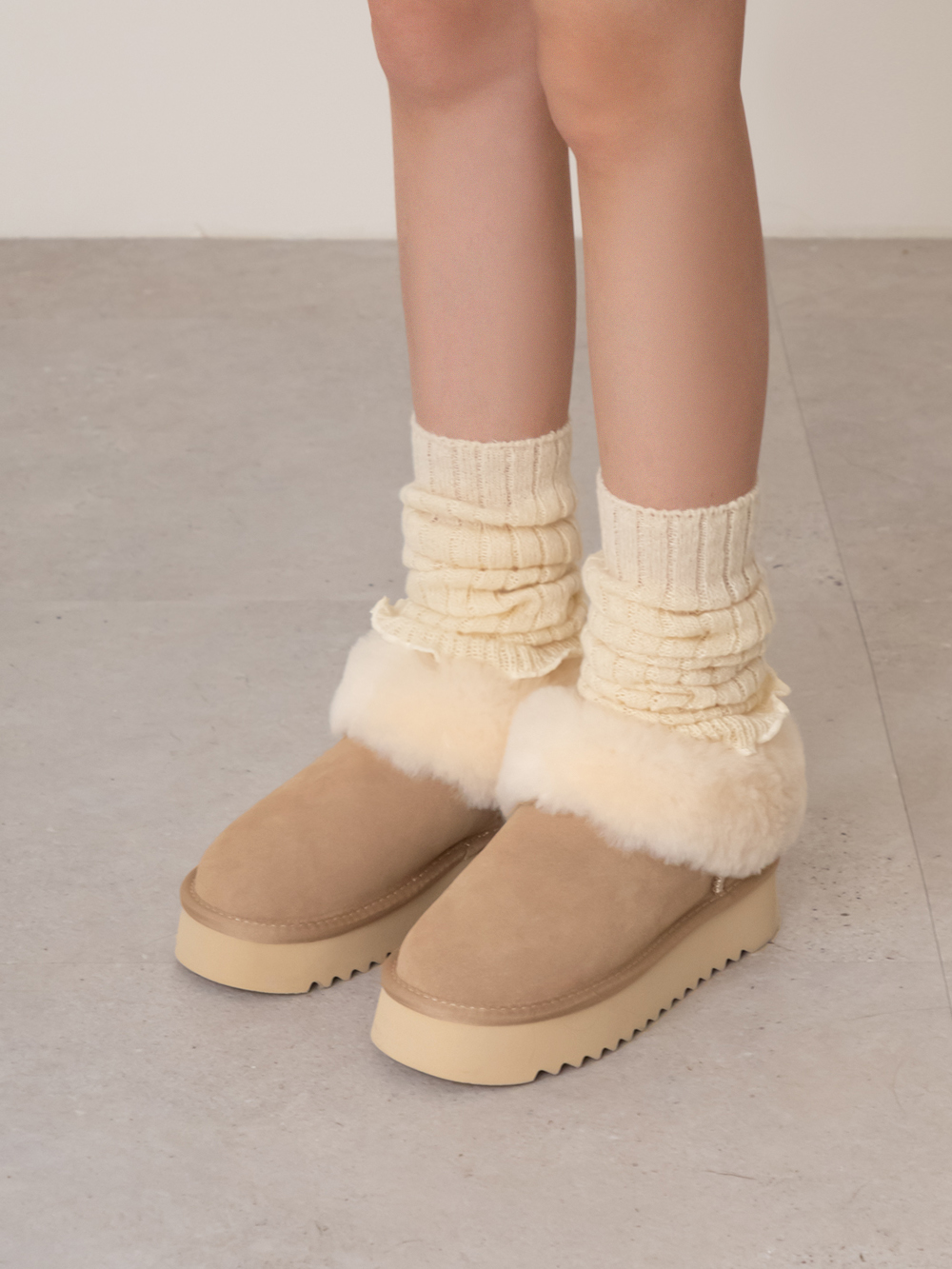 暖暖泡芙厚底翻毛真皮雪靴 米色