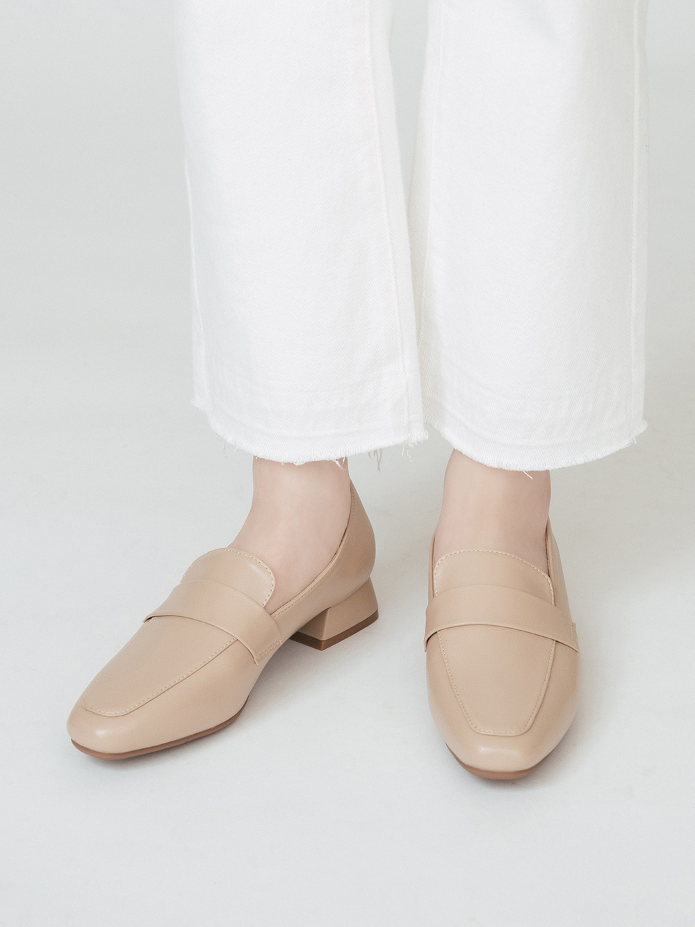 實穿滿分．4D氣墊低跟樂福鞋 奶茶杏