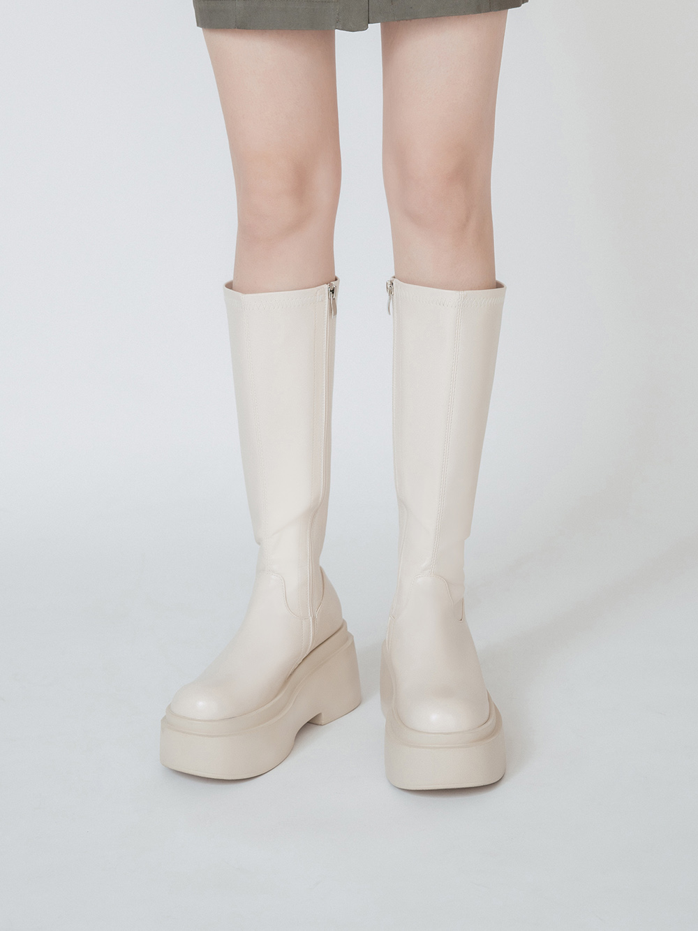 時髦大長腿．Plus級加厚鬆糕底瘦瘦長靴 香草米