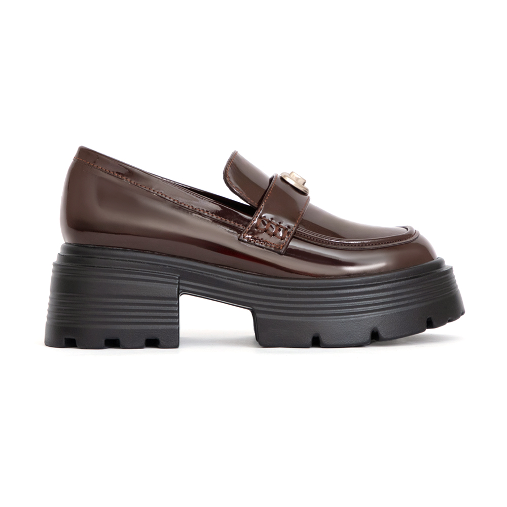 Love愛心釦飾厚底樂福鞋 咖啡色