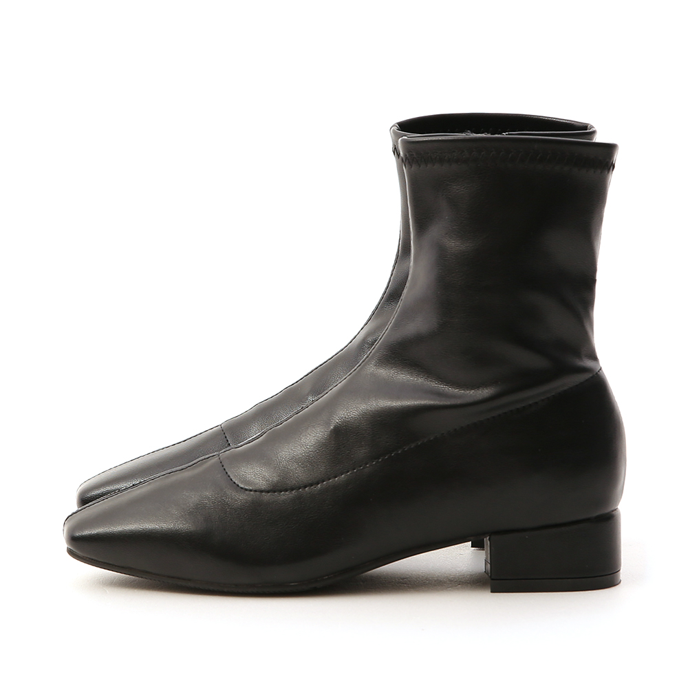 Square Toe Low Heel Sock Boots Black │ D+AF Official Online Shop