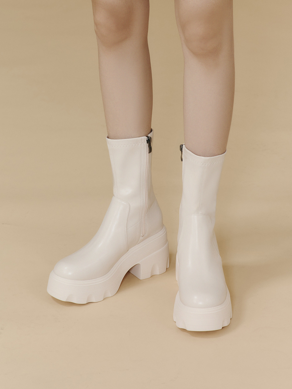 演唱會必備9.5cm輕量厚底瘦瘦短靴 米白色