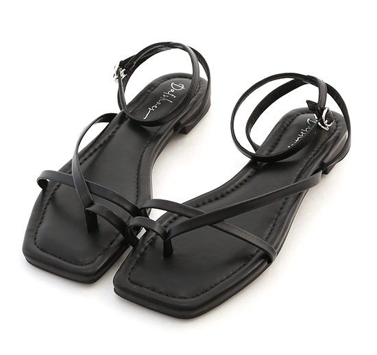 Toe Loop Strappy Flat Sandals Black