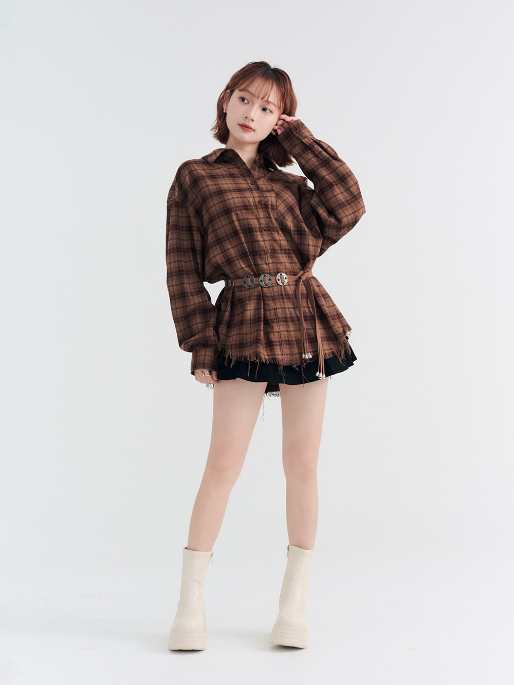 愛豆偶像素面厚底瘦瘦短靴 米白色