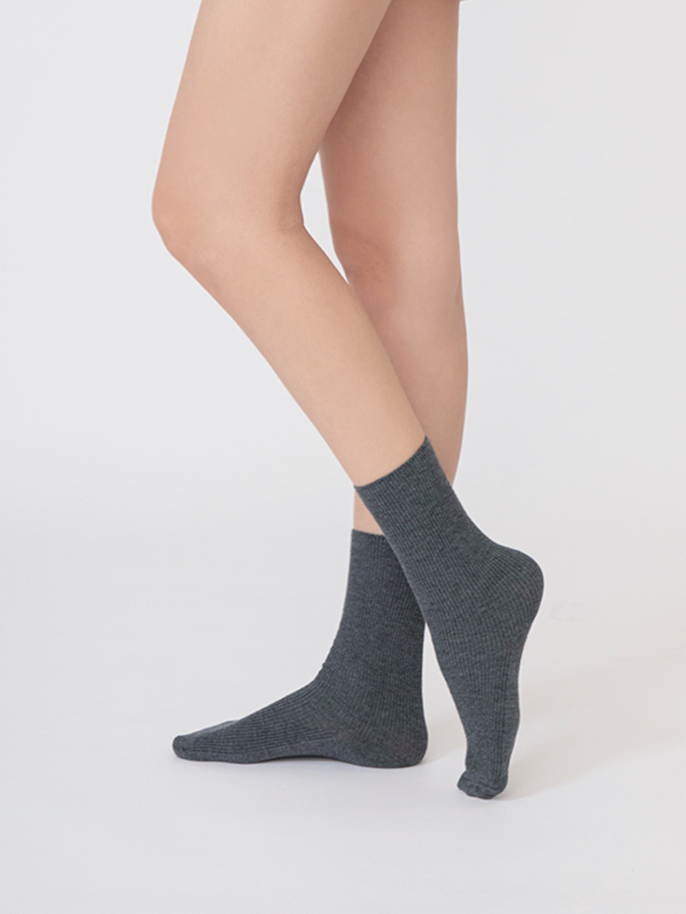 桑蠶絲羊毛細坑條蝴蝶結中筒襪 深灰