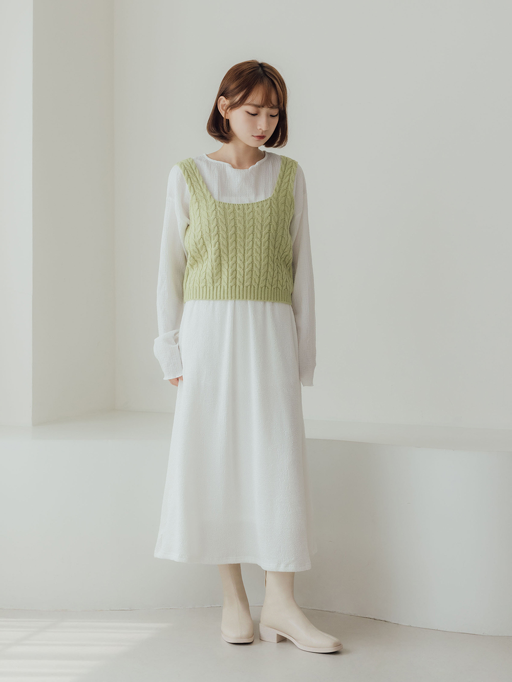 百搭時尚．中車線方頭木紋跟襪靴 百搭米