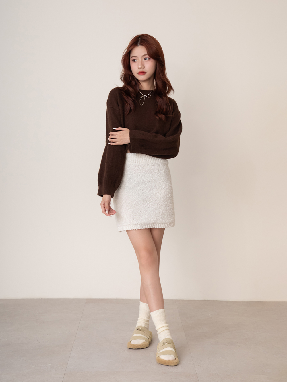 質感金屬鎖釦真皮毛毛拖鞋 米色