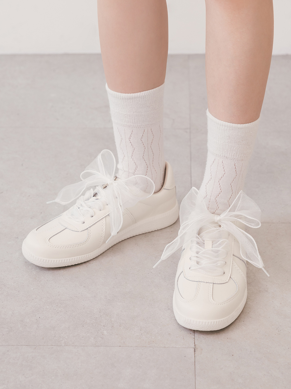 自在首選綁帶休閒德訓鞋 全白