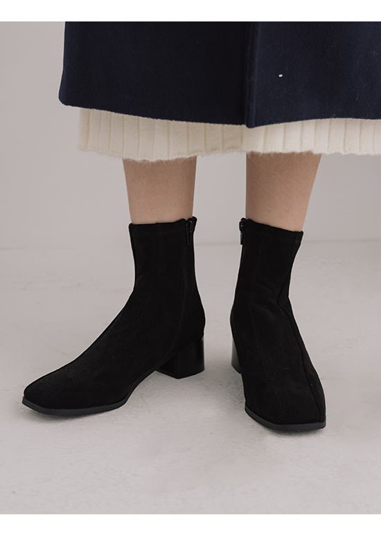 Seam Line Detail Sock Boots Textured black