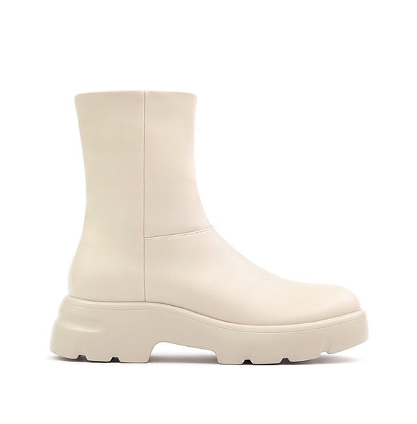 Futuristic Lightweight Sole Slim Boots Beige