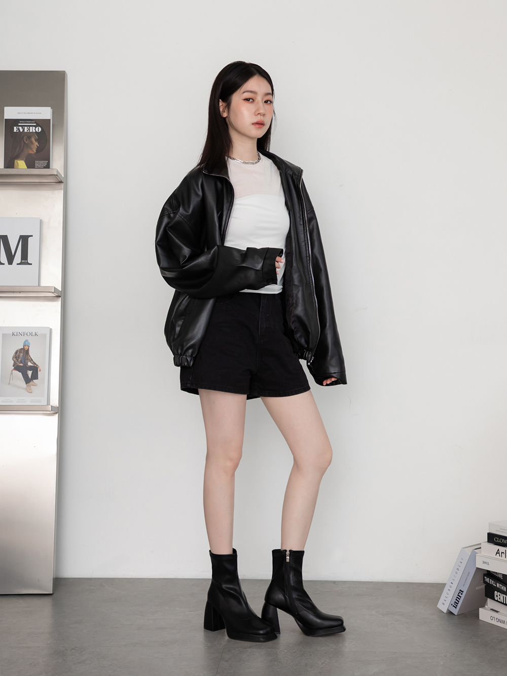 女神降臨．加厚水台高跟瘦瘦短靴 時尚黑